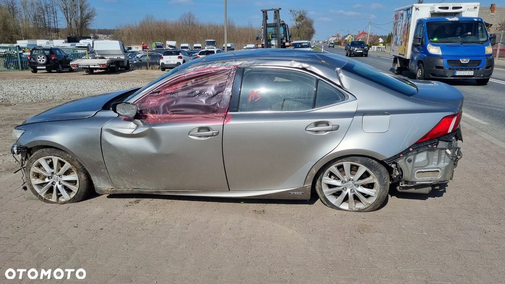 Lexus IS 300h Elegance - 2