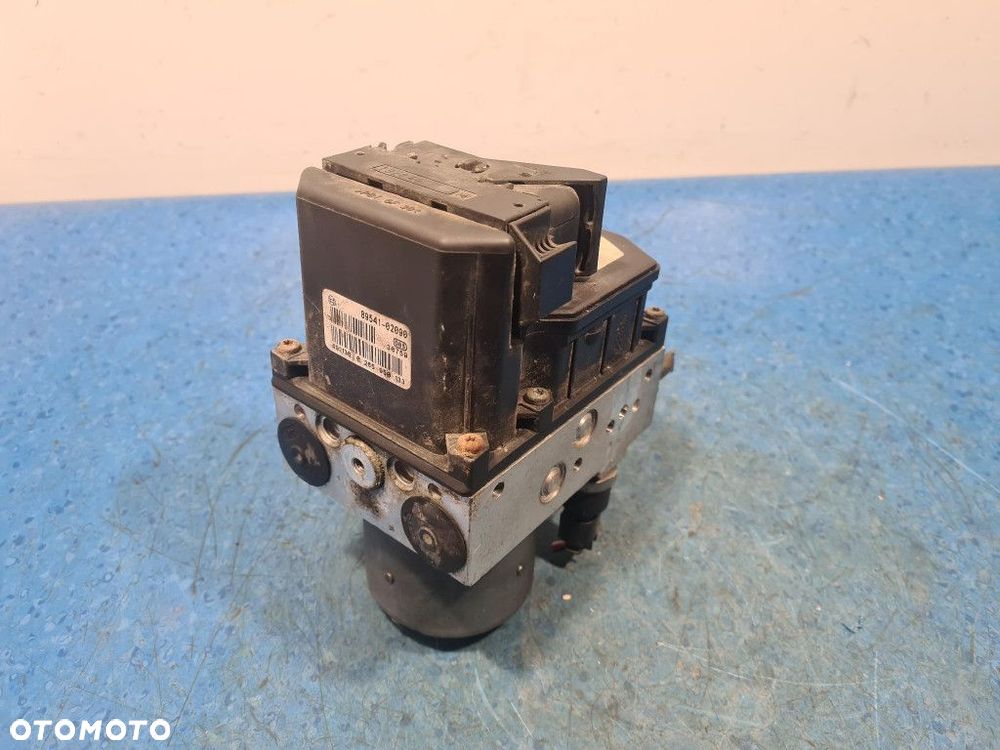 TOYOTA COROLLA E12 LIFT 1.4 D-4D POMPA ABS X 89541-02090 - 3