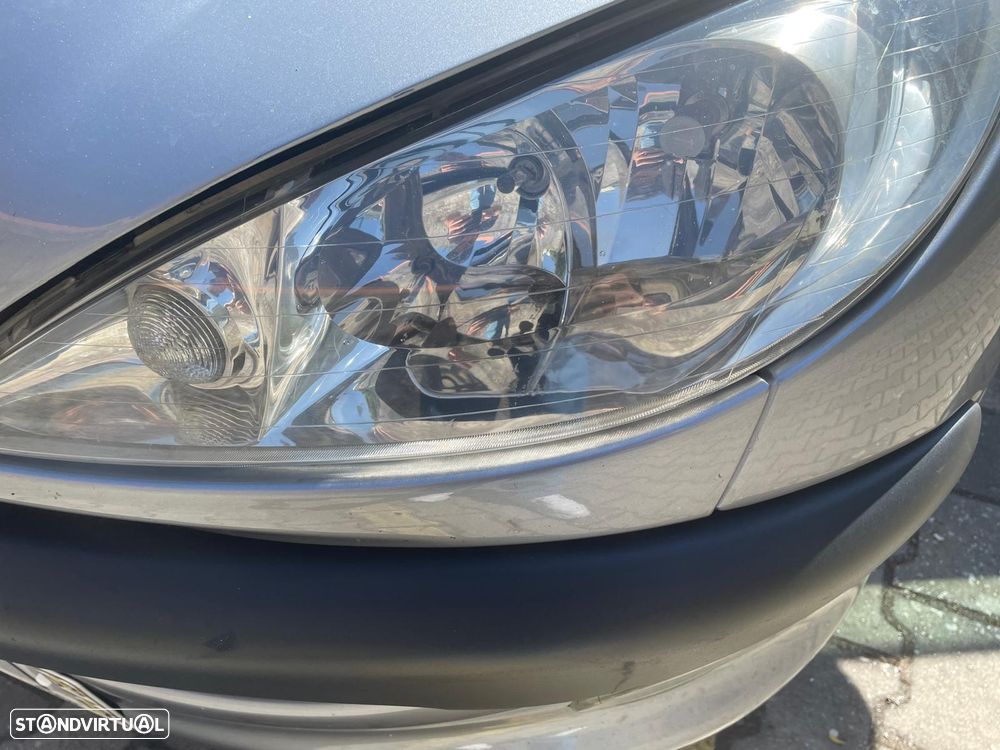 Peugeot 206 1.1 Color Line - 2