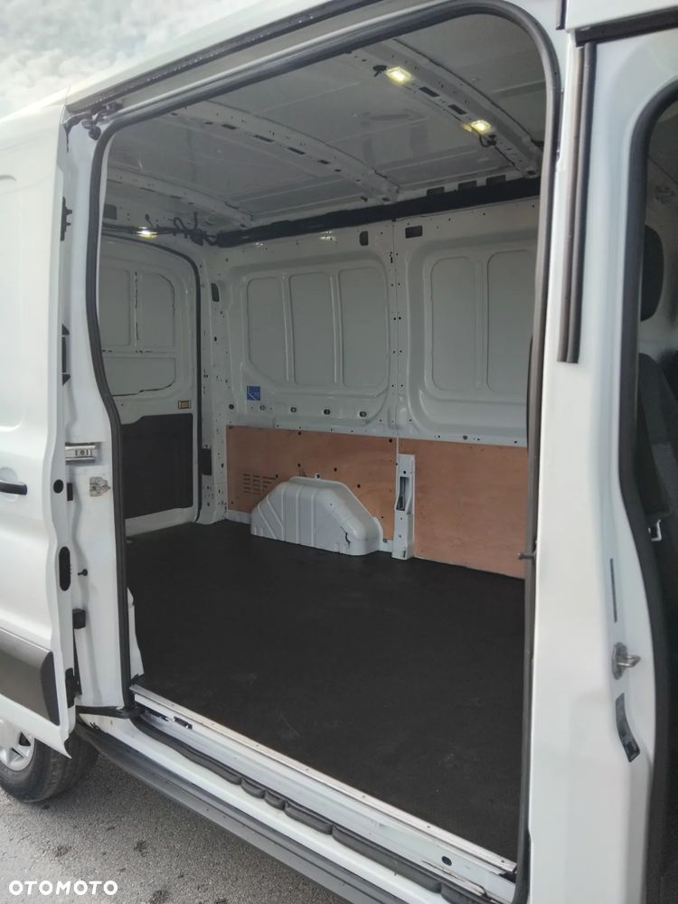 Ford Transit - 18