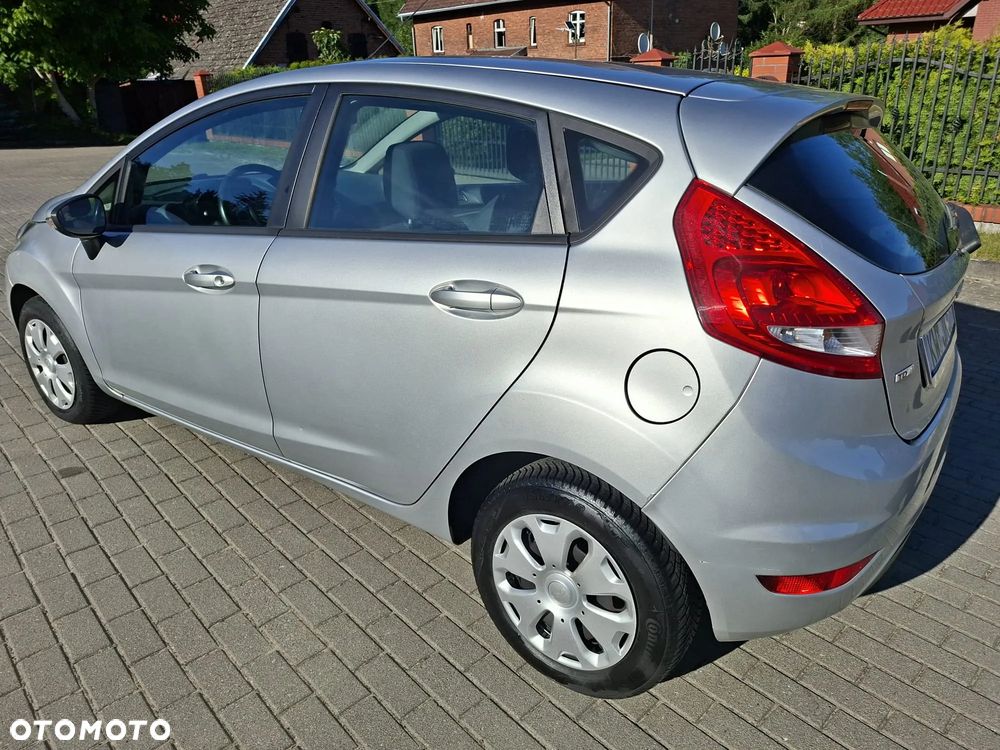 Ford Fiesta - 10