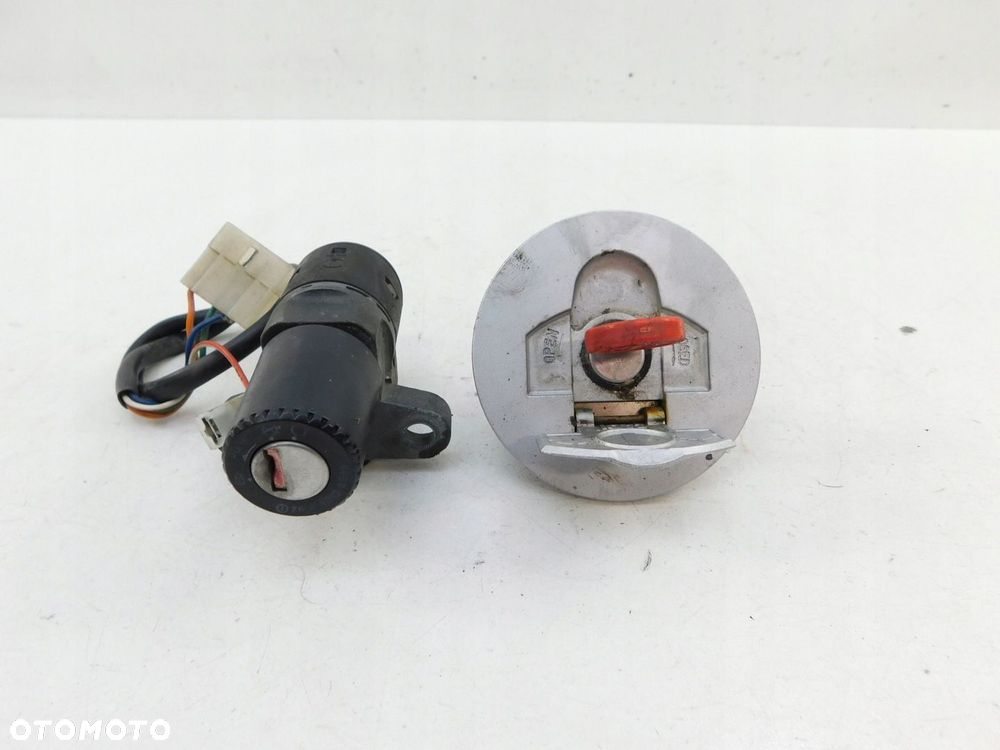 PEUGEOT XR6 STACYJKA  KLUCZYK  KOREK - 2