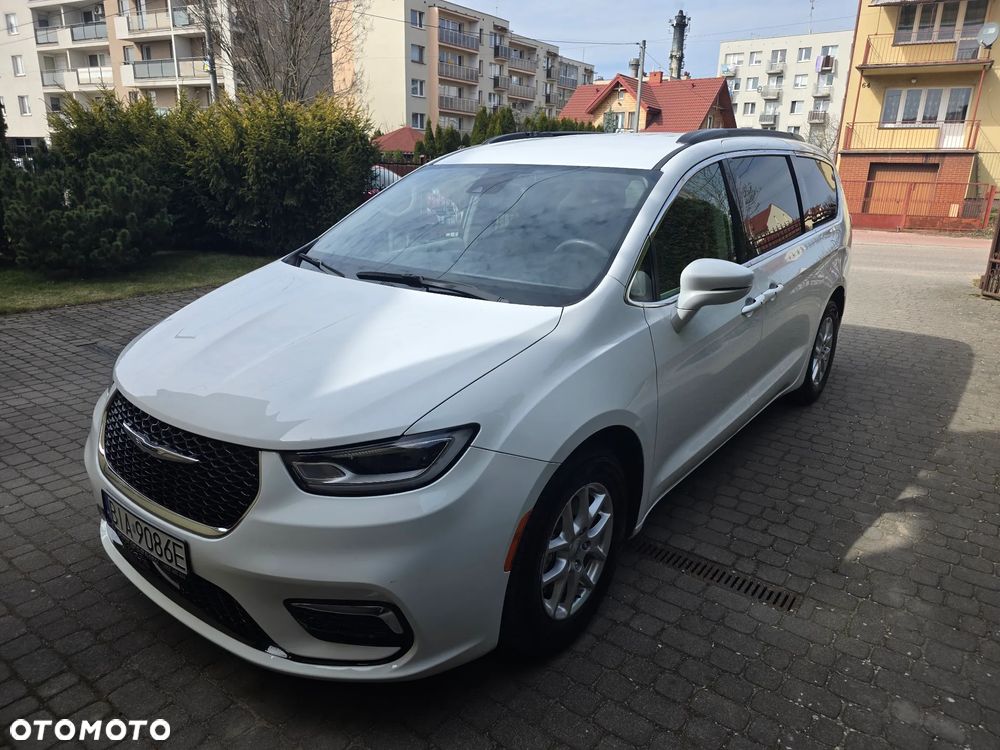 Chrysler Pacifica - 2