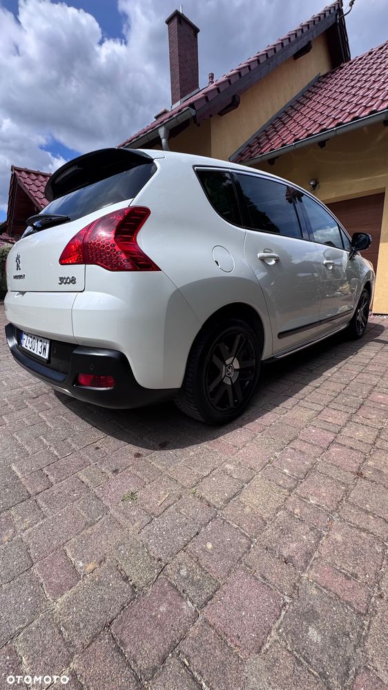 Peugeot 3008 Hybrid4 - 15