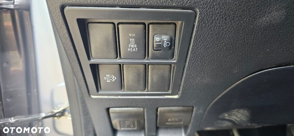 Toyota Hilux 2.4 D-4D Extra Cab SR 4x4 - 25