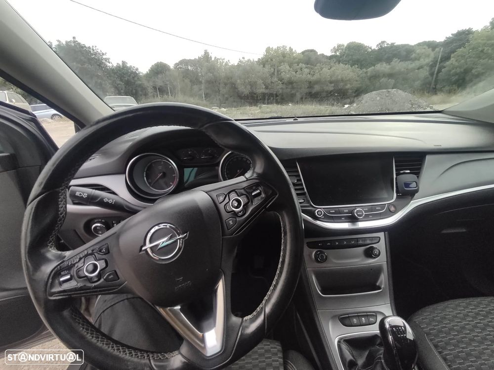 Opel Astra Sports Tourer - 11