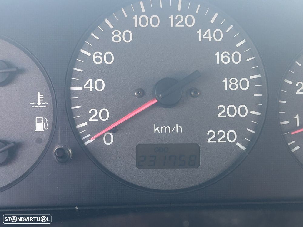 Mazda 323 1.3 - 11