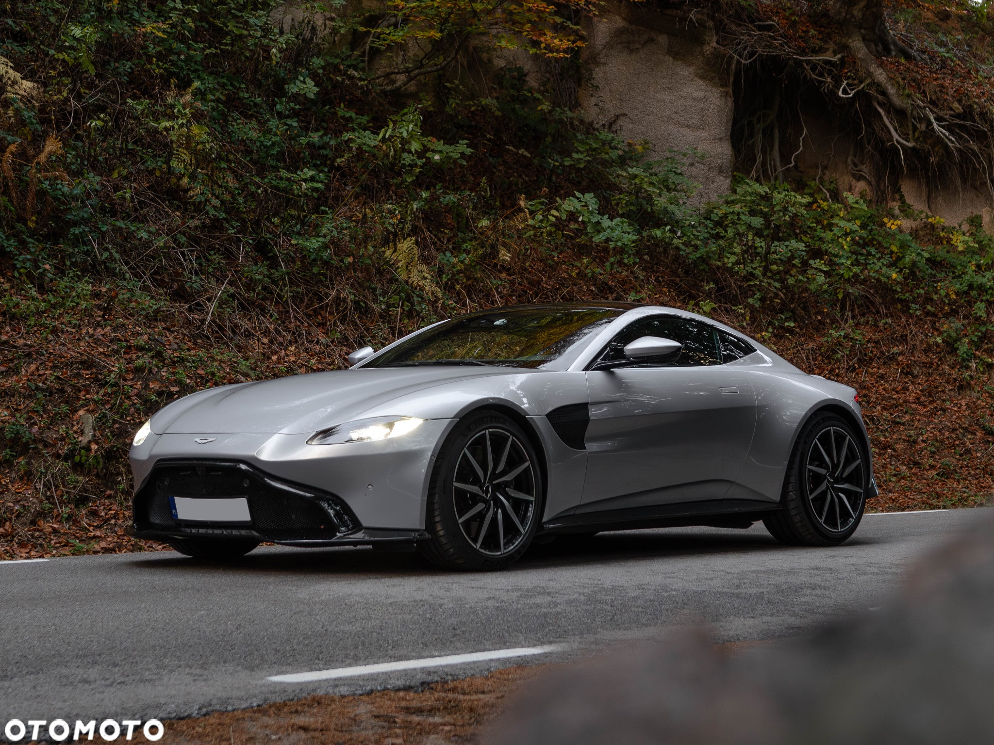 Aston Martin Vantage - 15