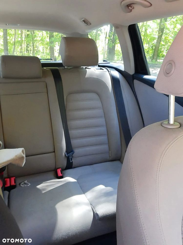 Volkswagen Passat Variant 1.6 FSI Highline - 12
