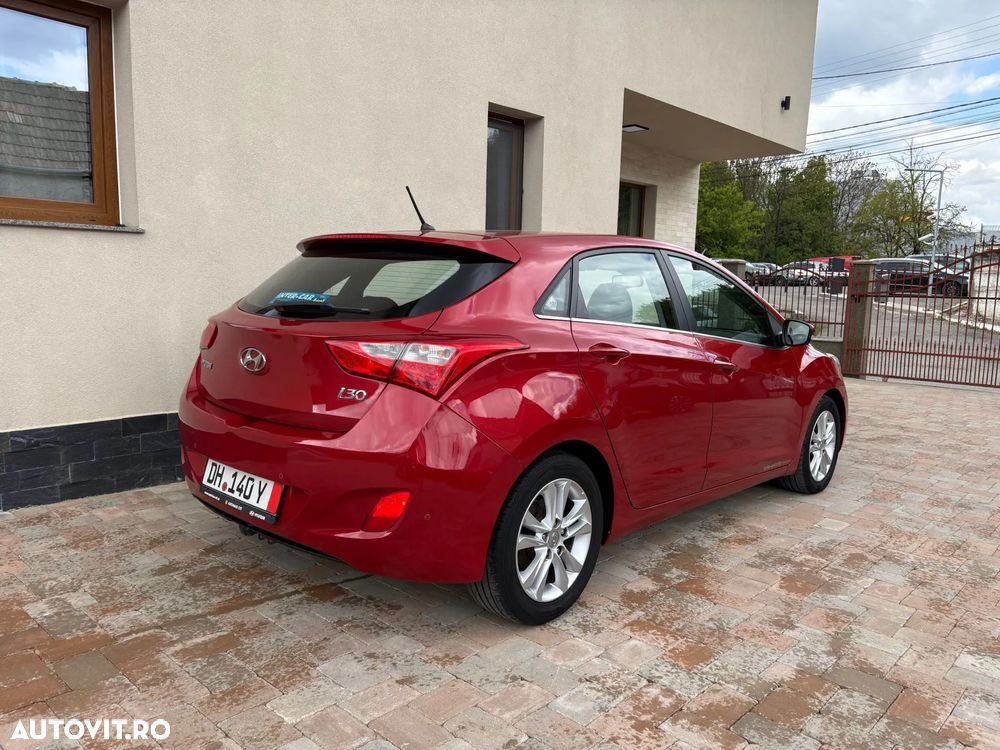 Hyundai i30 1.4 CRDi Advantage - 4