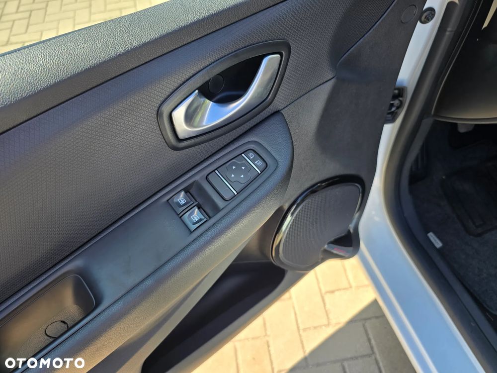 Renault Clio - 24