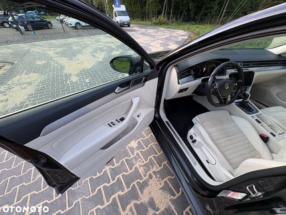Volkswagen Passat Variant 2.0 TDI SCR 4Motion DSG Highline - 26