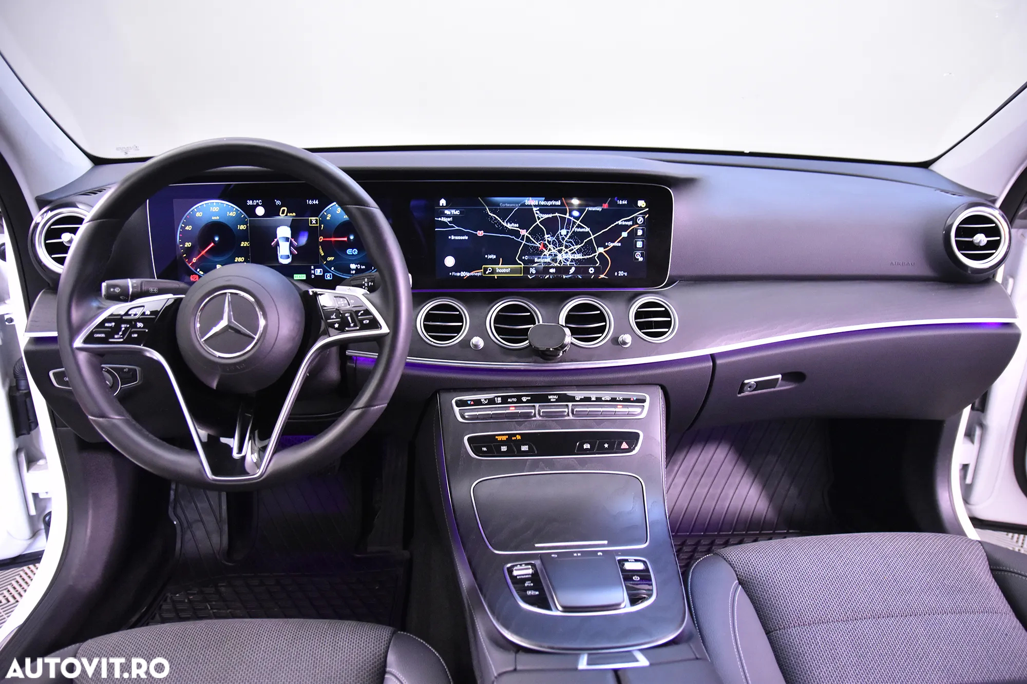 Mercedes-Benz E 300 4Matic 9G-TRONIC AMG Line - 9