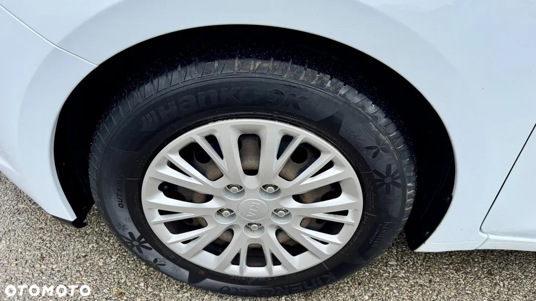 Kia Ceed 1.4 CVVT SW Dream-Team Edition - 15