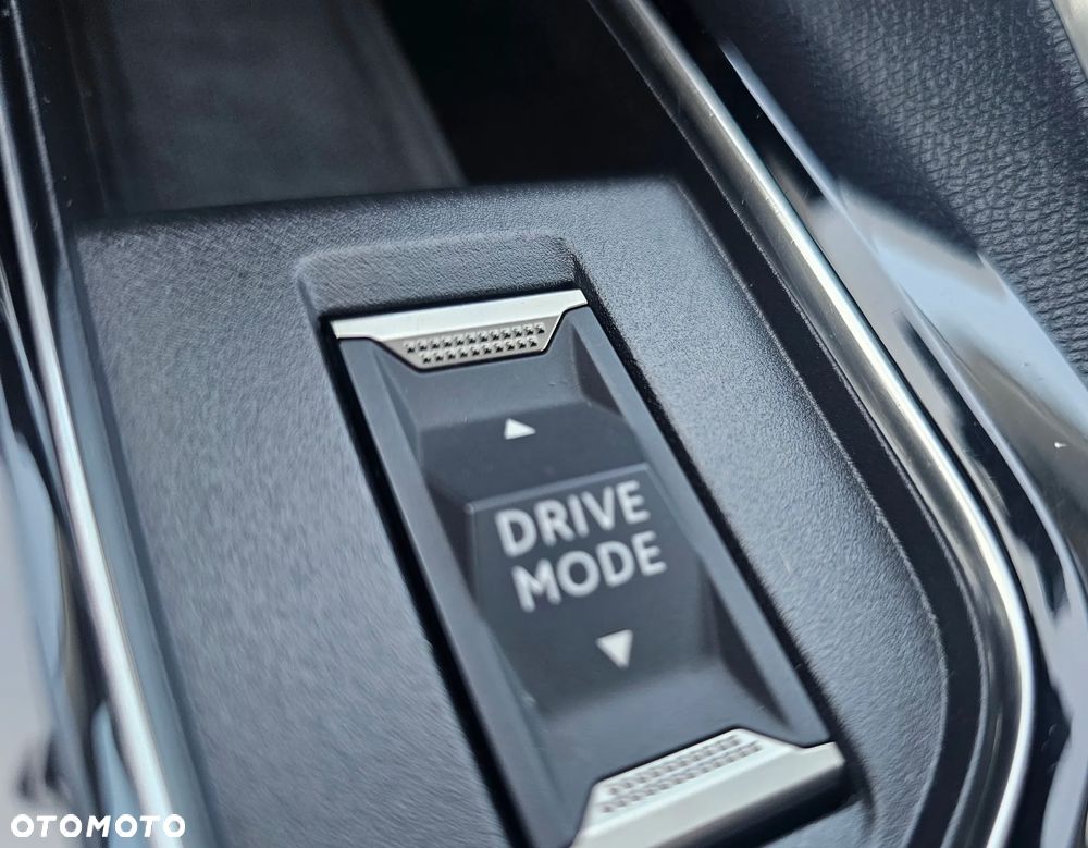 Peugeot 3008 1.2 PureTech Active Pack S&S EAT8 - 21