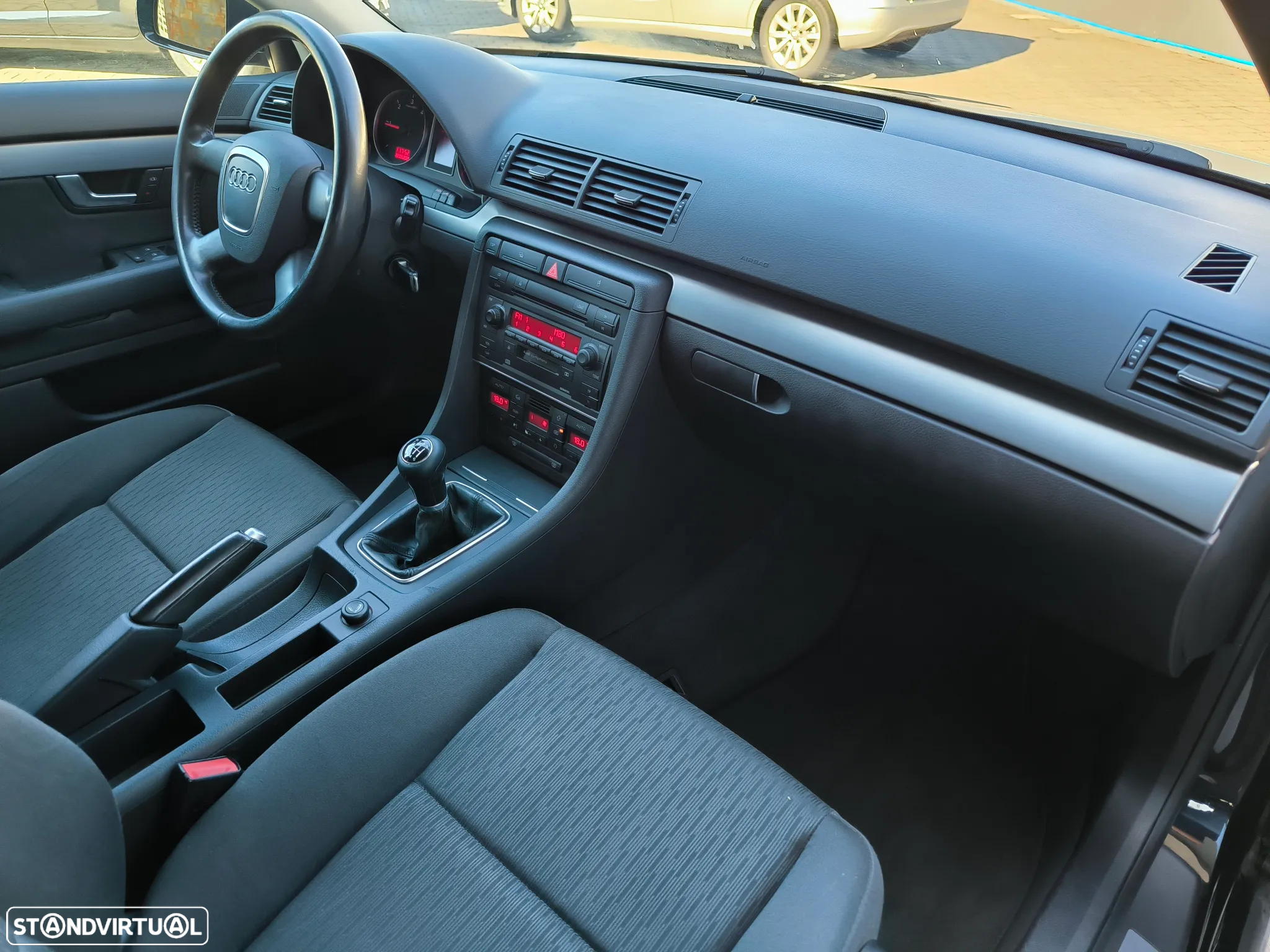 Audi A4 2.0 TDI Advance - 22
