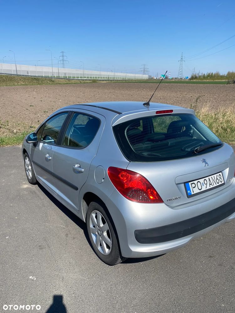 Peugeot 207 90 HDi FAP (Blue Lion) 99G - 4