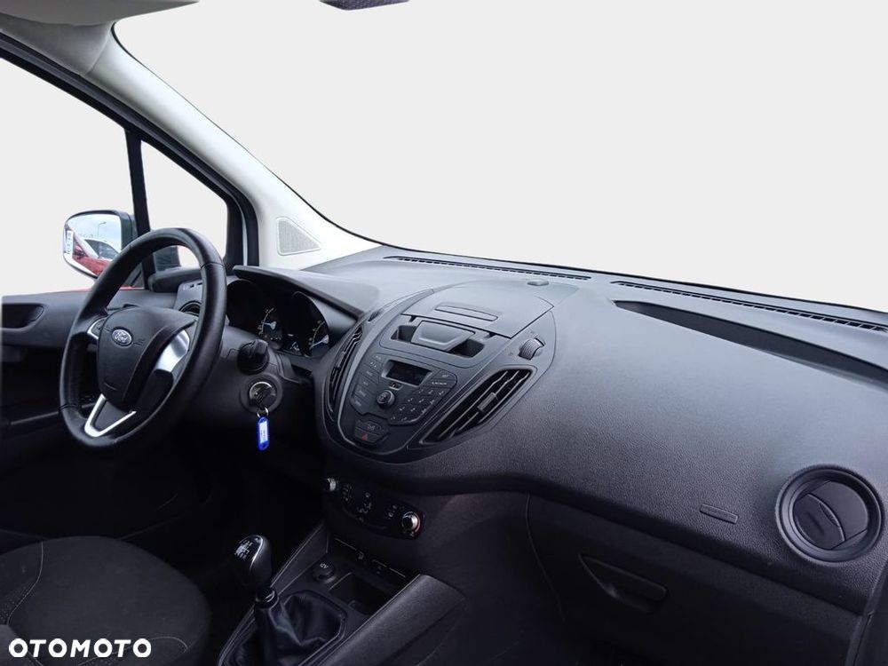 Ford Transit Courier - 24