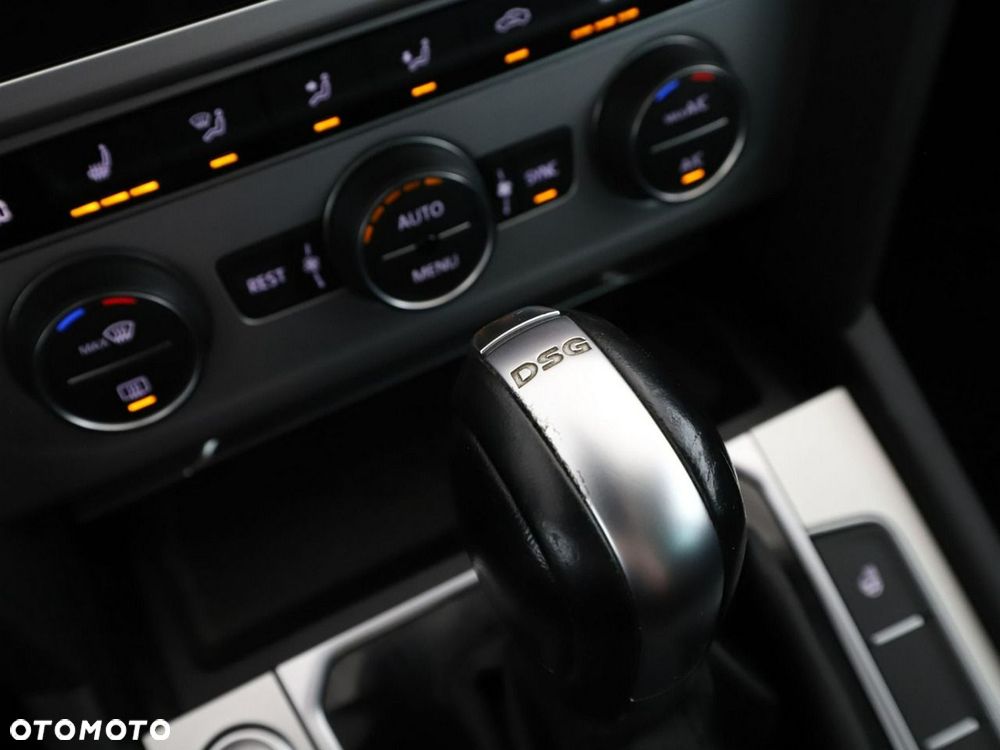 Volkswagen Passat Variant 2.0 TDI DSG (BlueMotion Technology) Trendline - 30