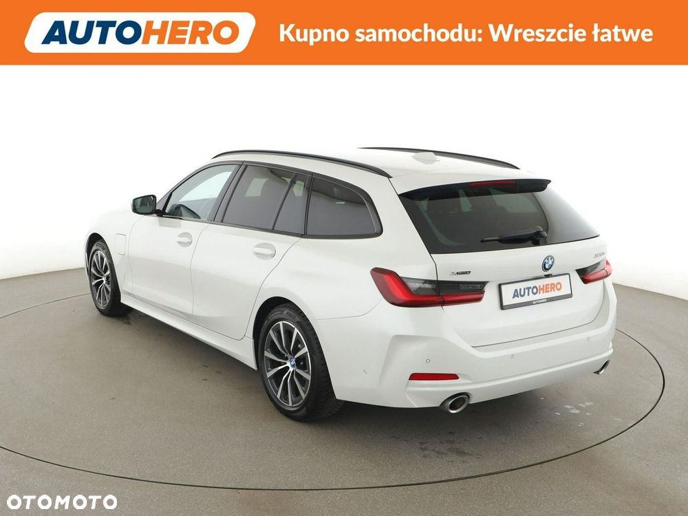 BMW 3 Series 2023 photo 4