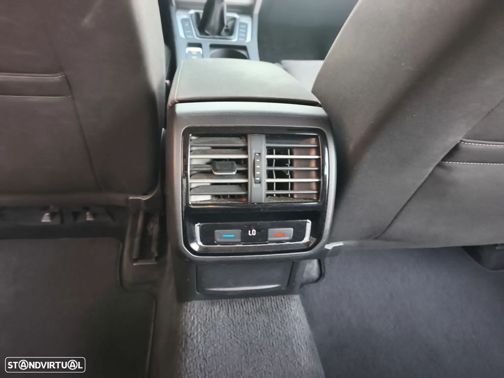 VW Passat Variant 1.6 TDI BlueMotion - 15
