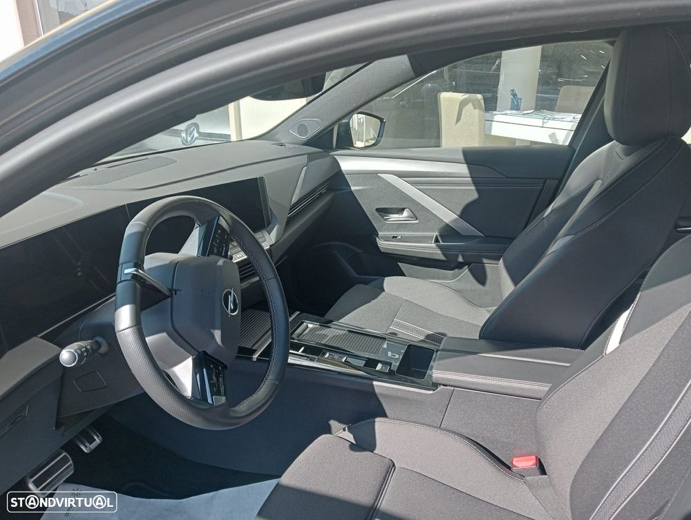 Opel Astra Sports Tourer - 9