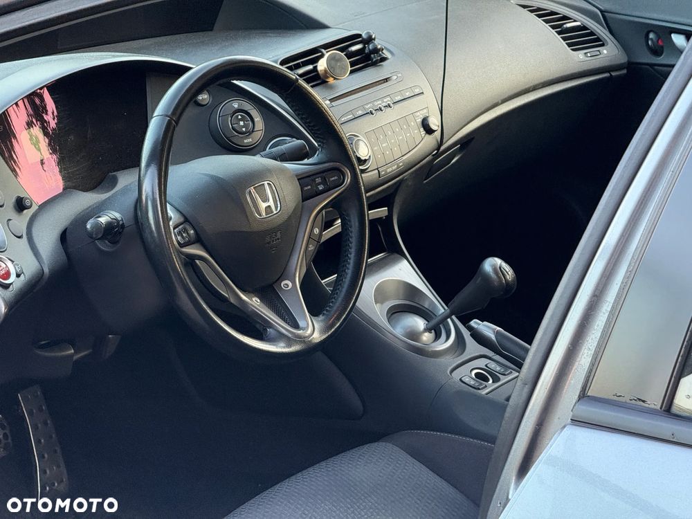 Honda Civic 1.8 Comfort - 8