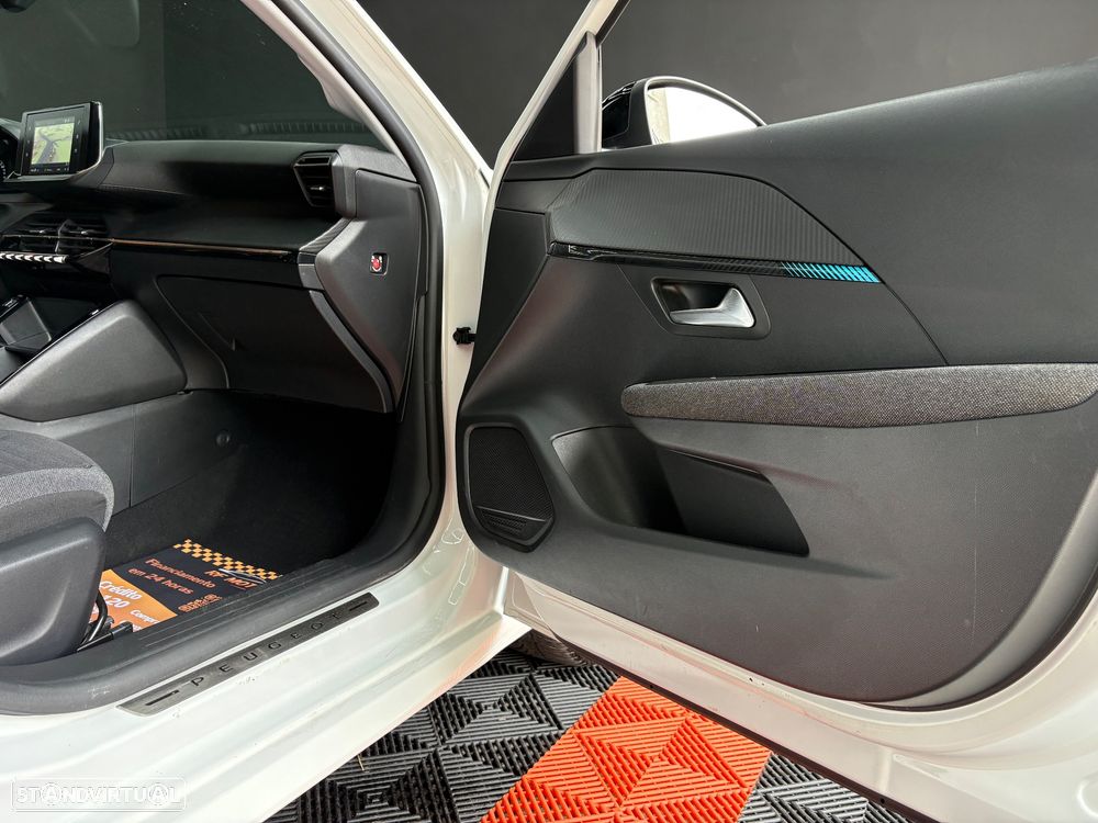Peugeot 208 PureTech 100 Style - 37