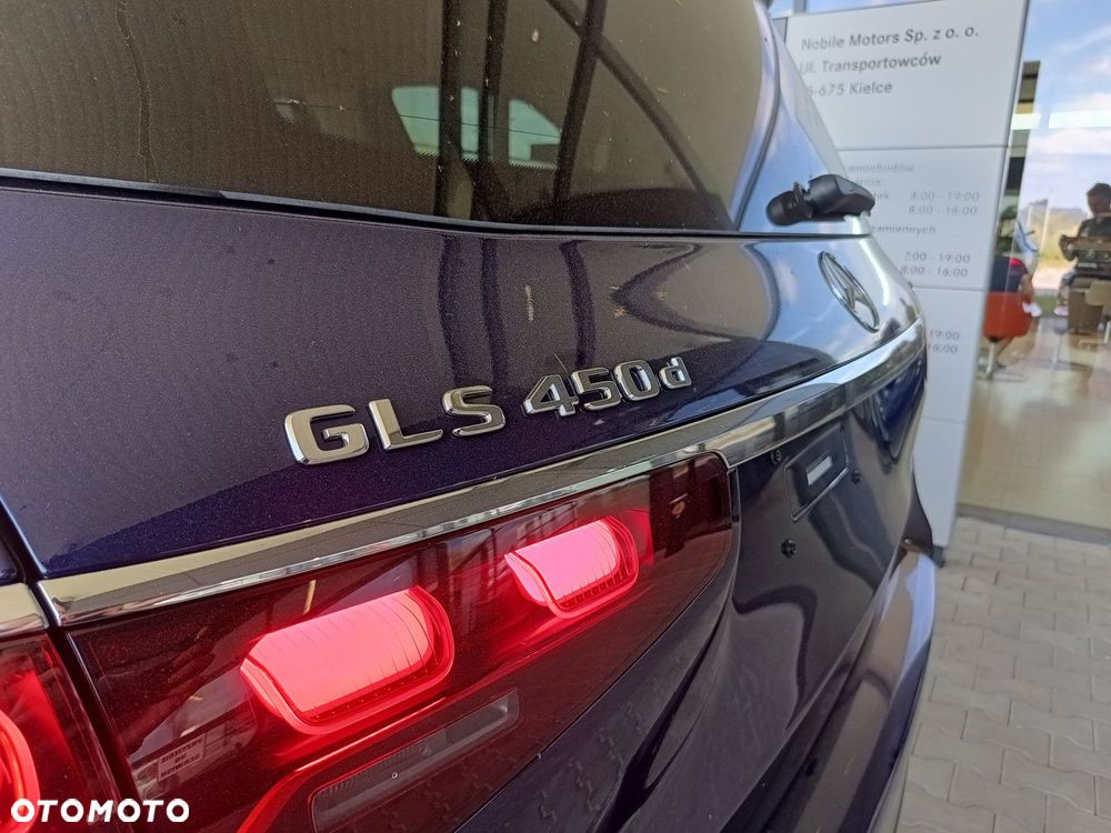 Mercedes-Benz GLS - 12