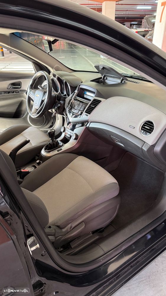Chevrolet Cruze 1.6 LS - 12
