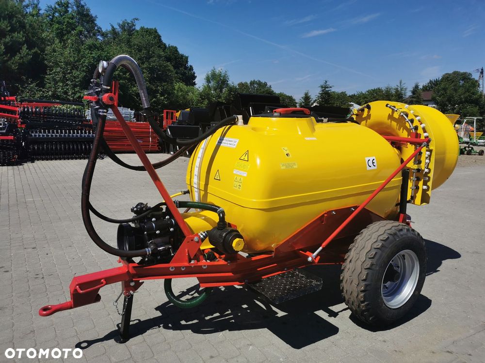 Opryskiwacze przyczepiany sadowniczy 1000L lub 1500L - 1