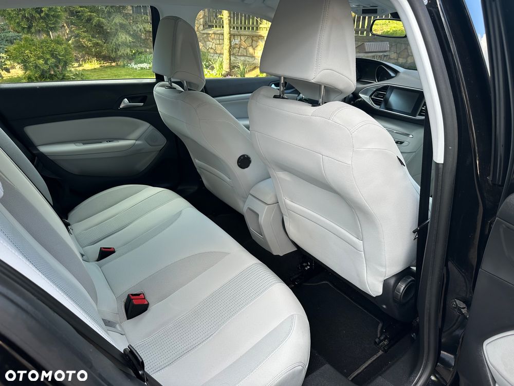Peugeot 308 1.6 HDi Premium - 17