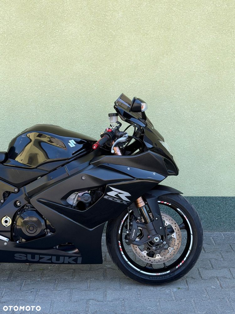 Suzuki GSX-R - 6