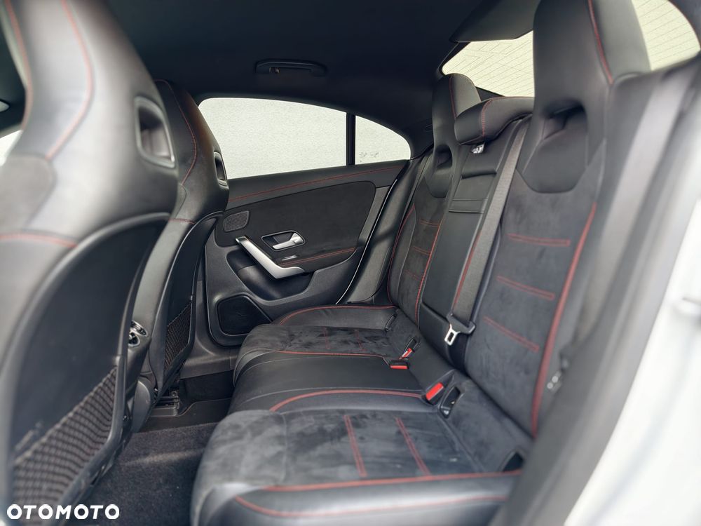 Mercedes-Benz CLA 220 7G-DCT - 6