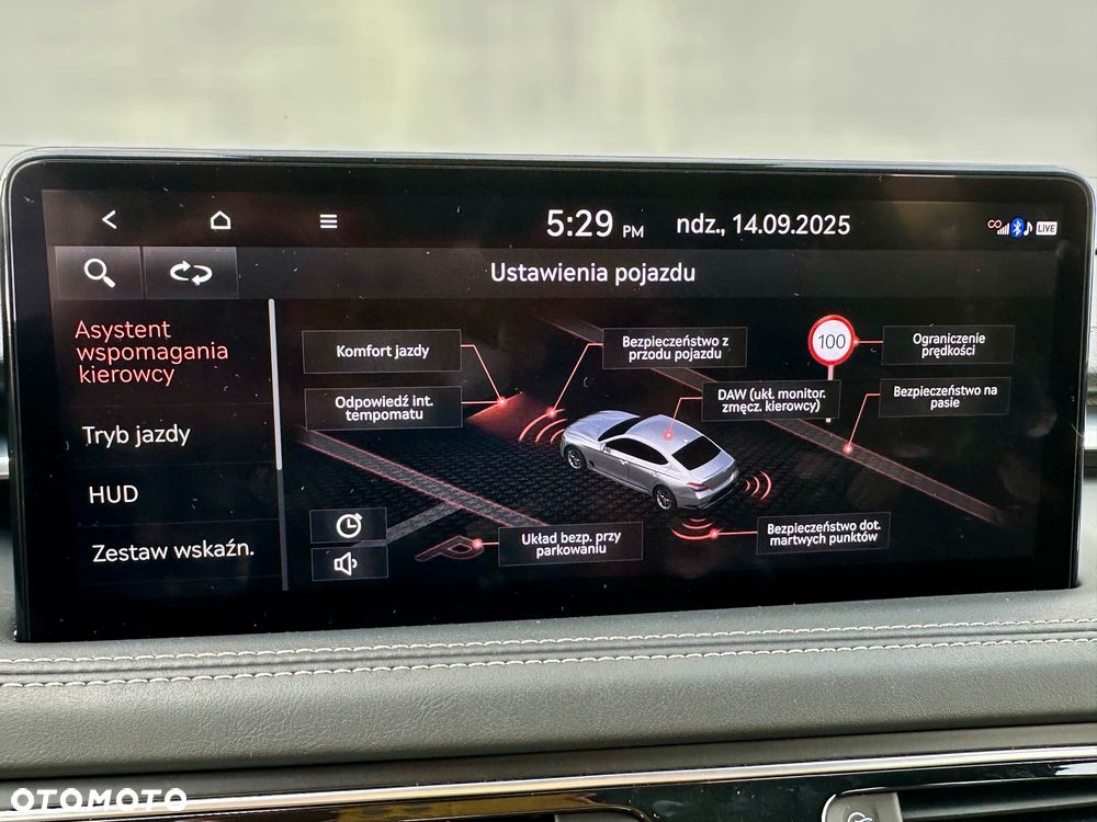 Genesis G70 Shooting Brake 2.0T RWD 8AT Premium - 26