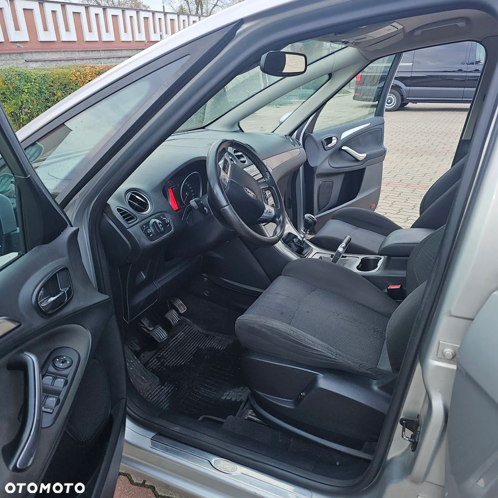 Ford S-Max - 16