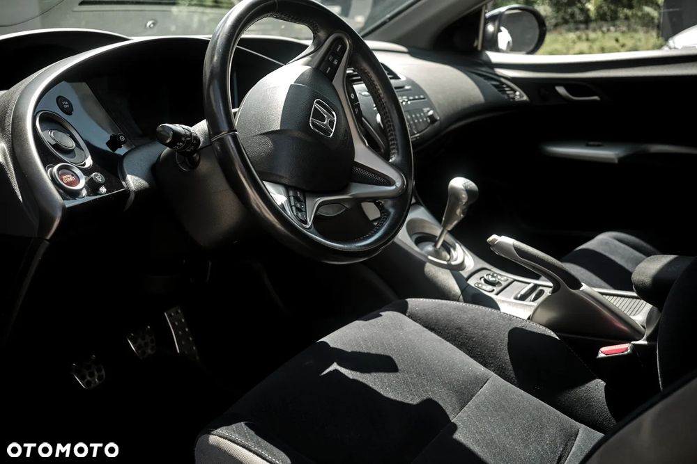 Honda Civic 1.8 Sport - 12
