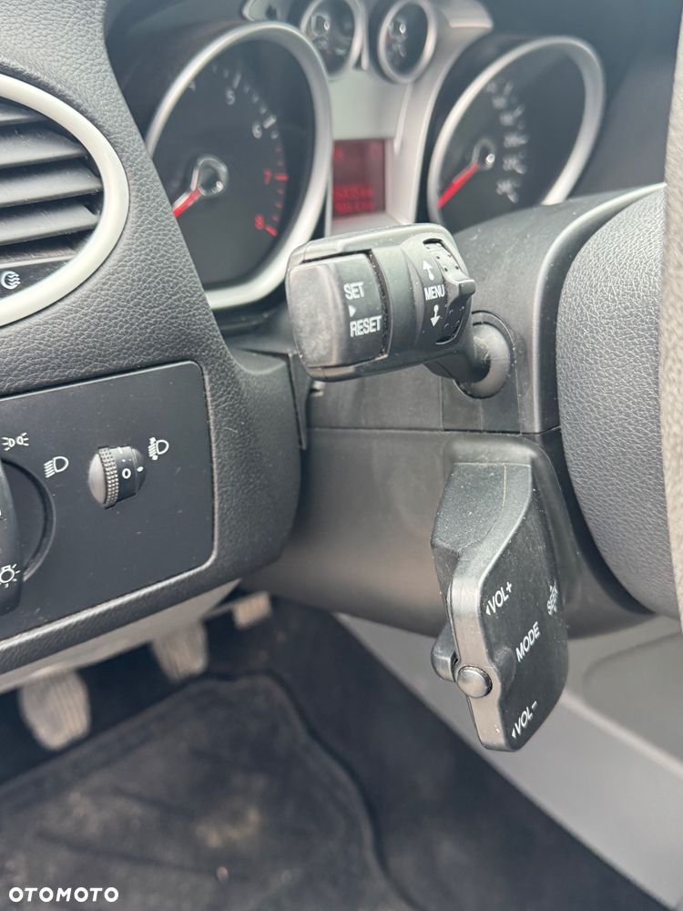 Ford Focus 1.6 Ambiente - 21