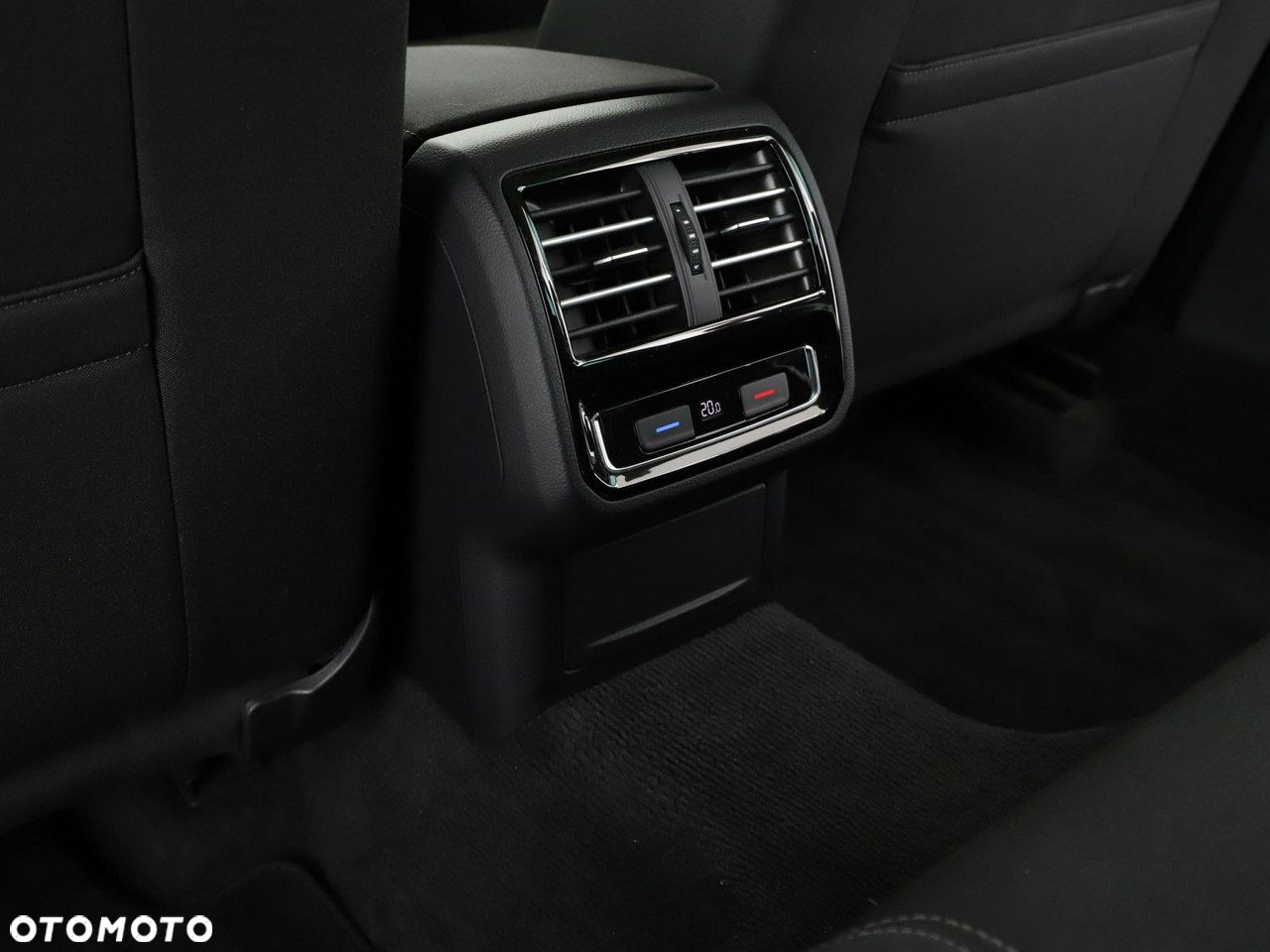 Volkswagen Passat Variant 1.6 TDI (BlueMotion Technology) Comfortline - 34