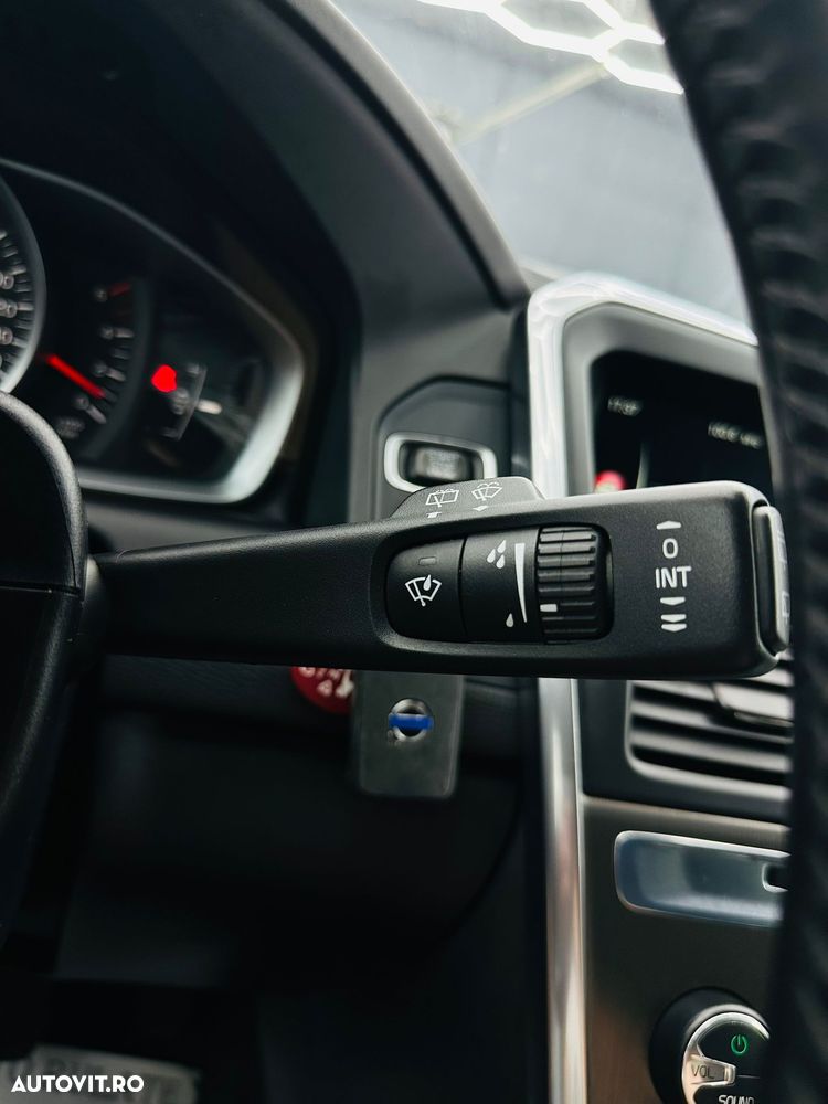 Volvo XC 60 D3 Momentum - 28