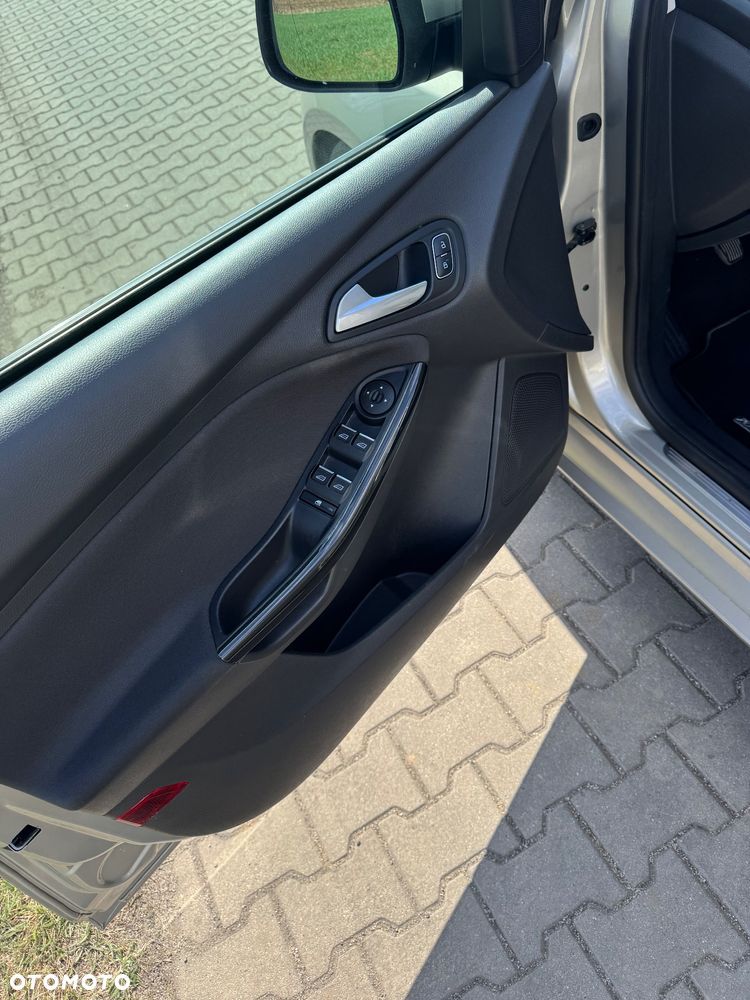 Ford Focus 2.0 TDCi Titanium ASS - 20