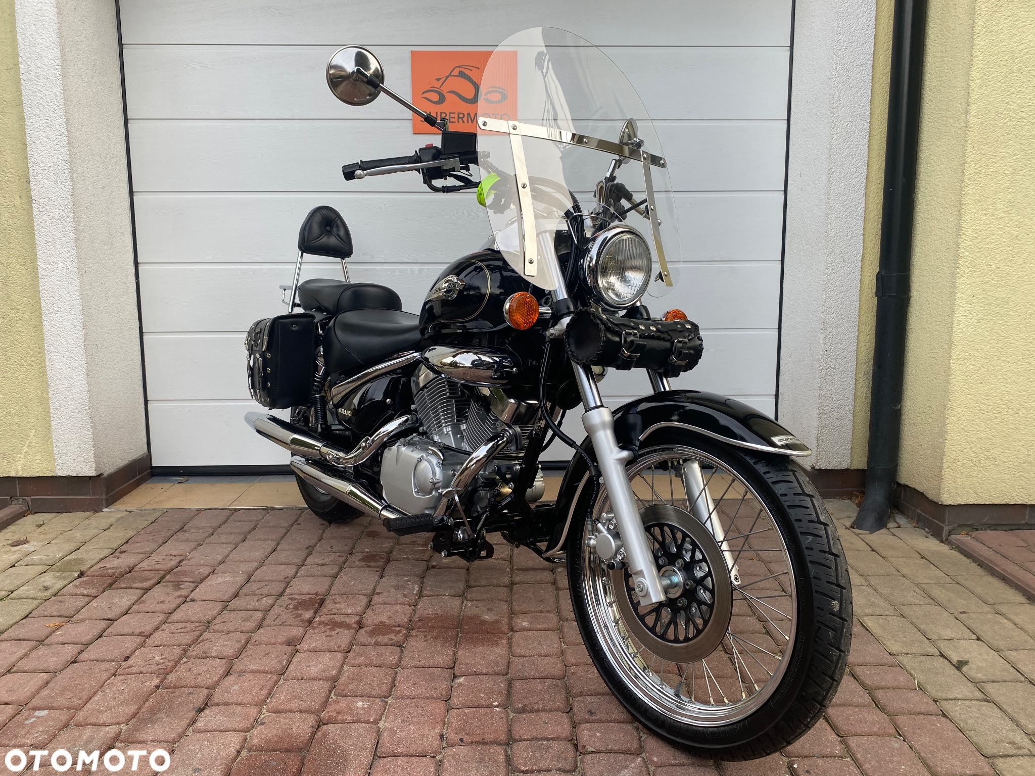 Suzuki Intruder - 25