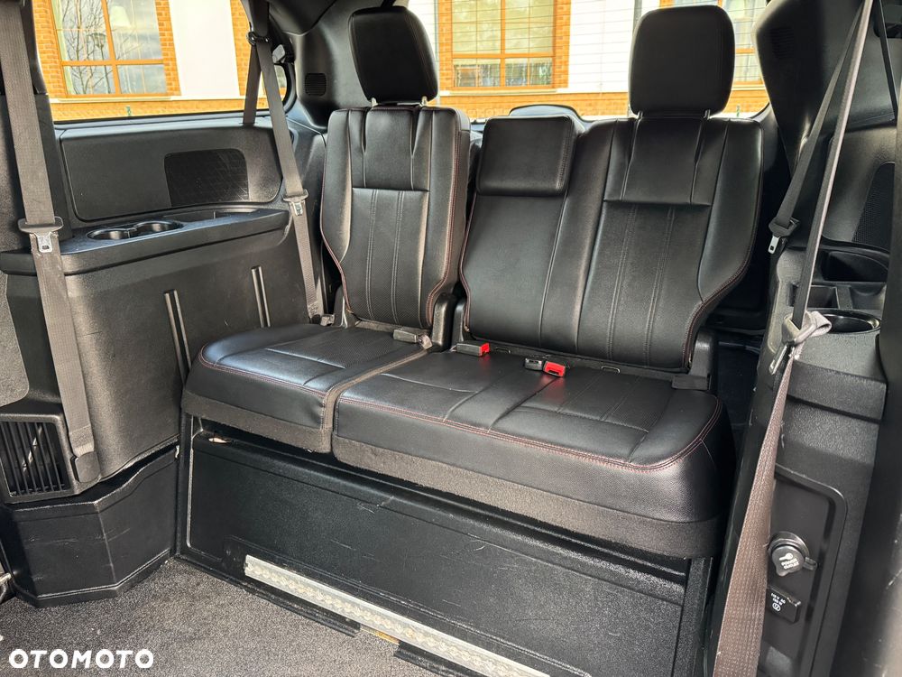 Dodge Grand Caravan 3.6 R/T - 23