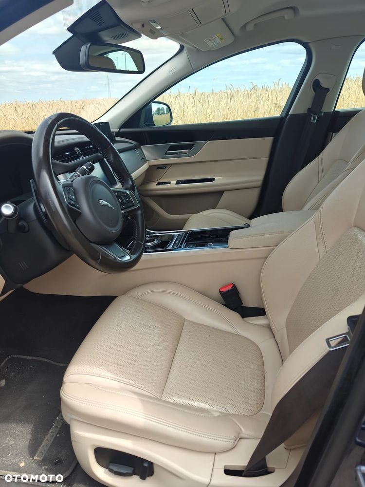 Jaguar XF 25t AWD Prestige - 17
