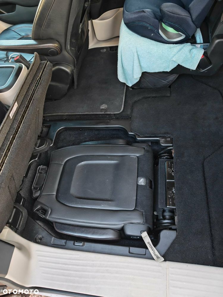 Chrysler Pacifica - 4