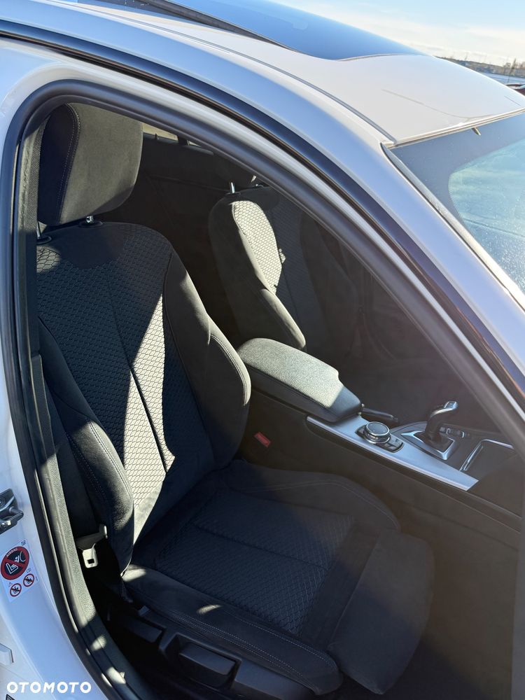 BMW Seria 3 320d Edition M Sport Shadow - 14