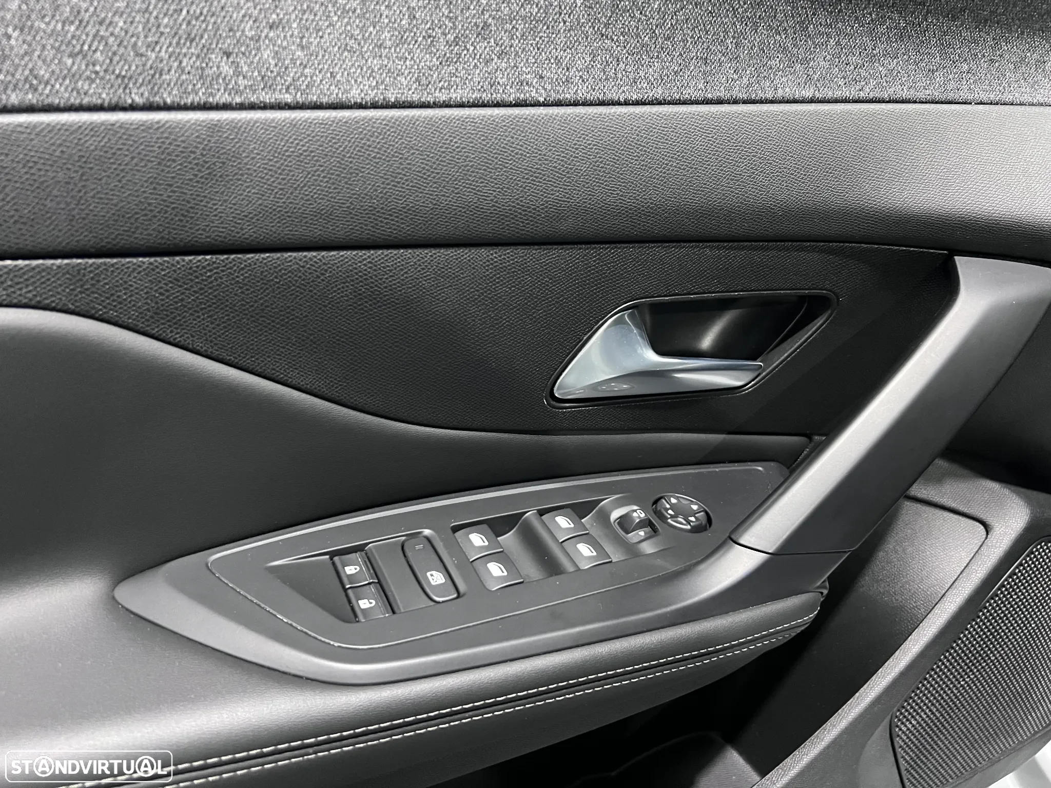Peugeot 408 1.2 PureTech Allure EAT8 - 9