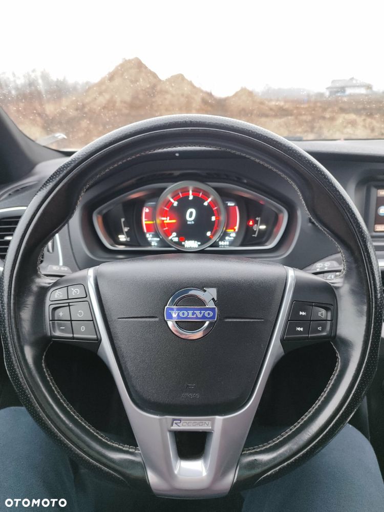 Volvo V40 D2 R-Design - 7