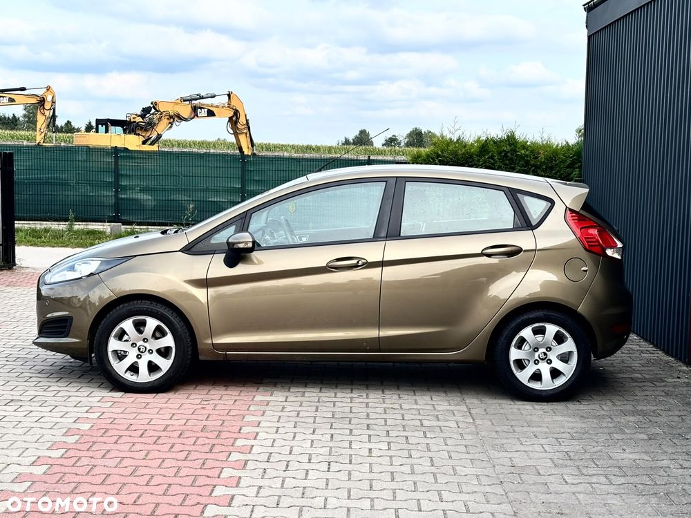 Ford Fiesta 1.25 Ghia - 10