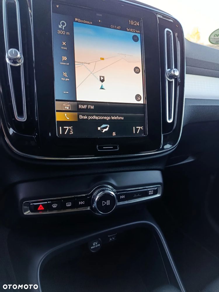 Volvo XC 40 T2 Momentum Core - 21